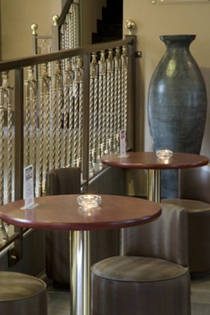 Hotel Kyriad Nice Carros