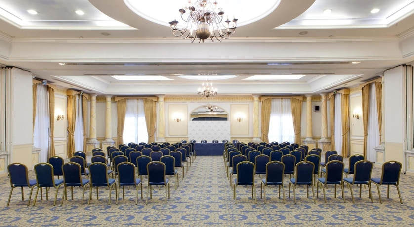 Hotel LOS MONTEROS