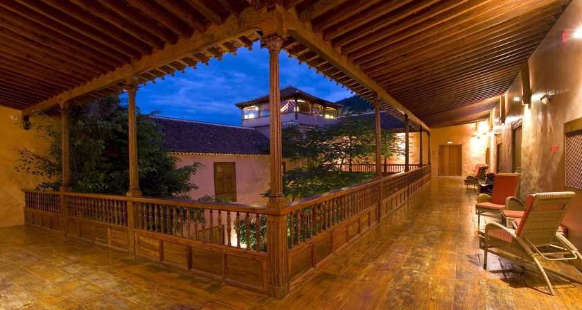 Hotel La Quinta Roja