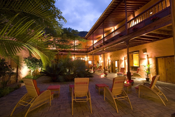 Hotel La Quinta Roja