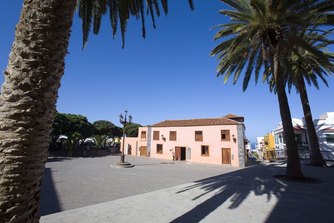 Hotel La Quinta Roja