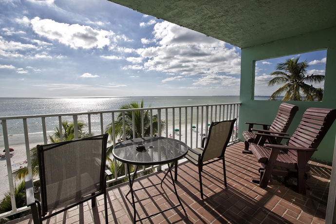 Hotel Lani Kai Beachfront