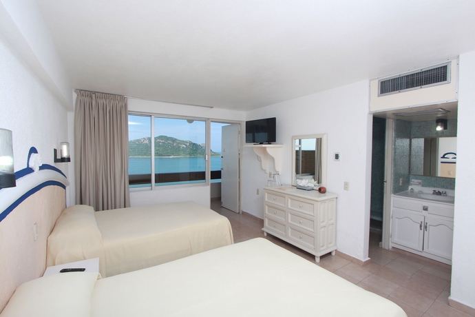 Hotel Las Flores Beach Resort