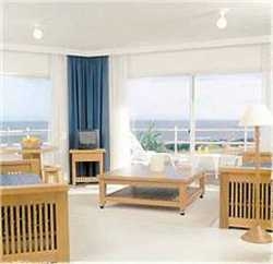 Hotel Las Olas Resort