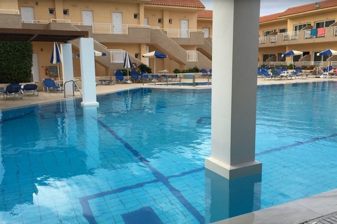Hotel Lavris & Bungalows