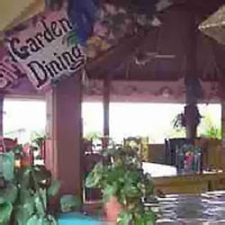 Hotel Lazy Parrot Inn