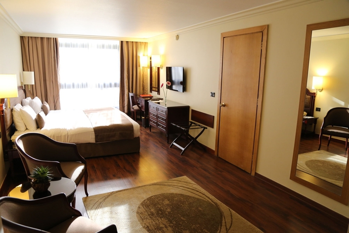 Hotel Le Meridien Commodore