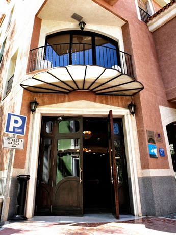 Hotel León