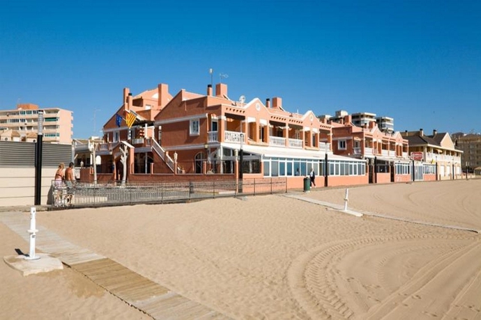 Hotel Lloyds Beach Club