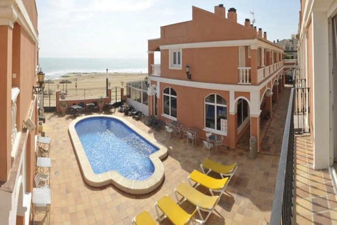 Hotel Lloyds Beach Club