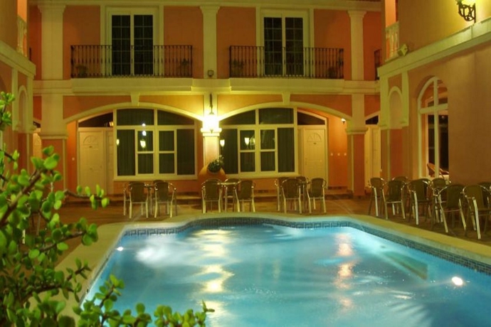 Hotel Lloyds Beach Club
