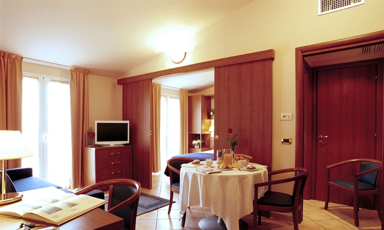 Hotel Loano 2 Village