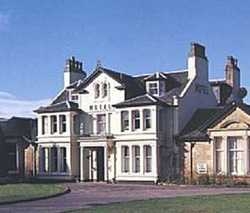 Hotel Loch Ness House