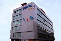 Hotel Longoria Avenida