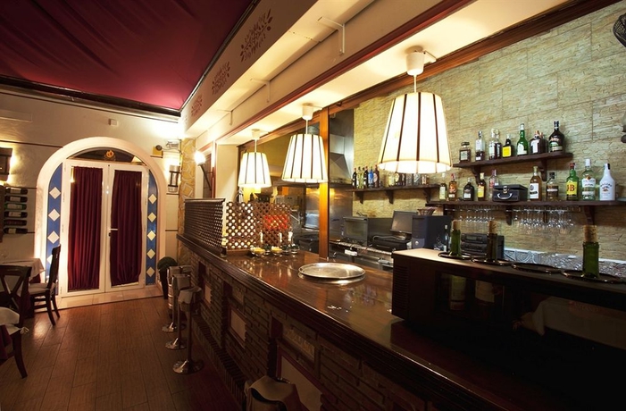 Hotel Los Arcos