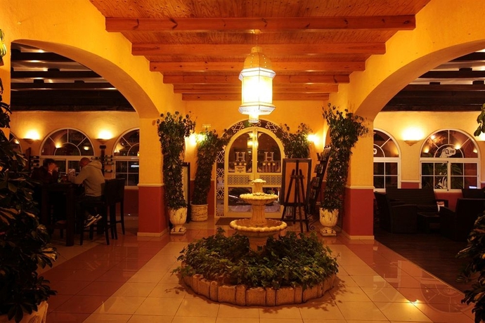 Hotel Los Arcos