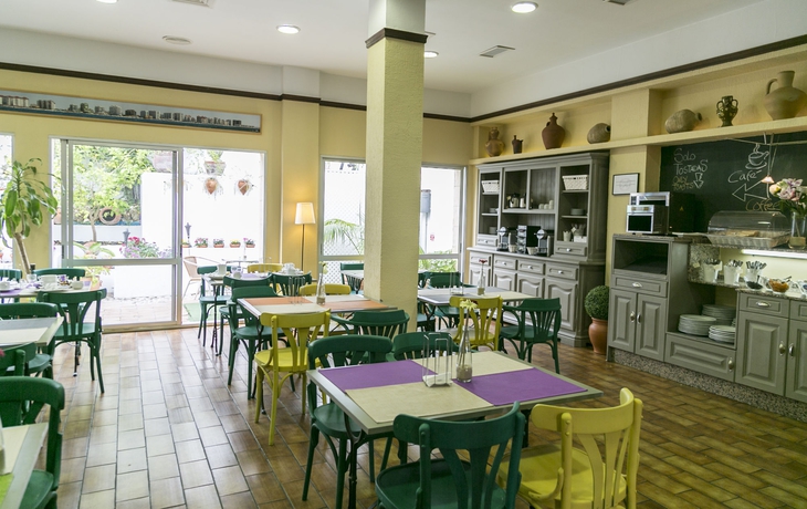Hotel Los Cantaros