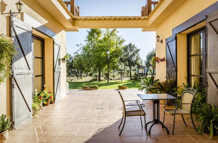 Hotel Los Nogales