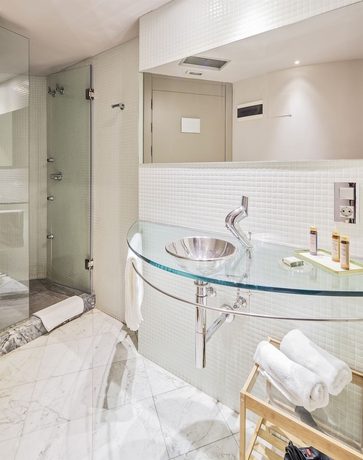 Hotel M