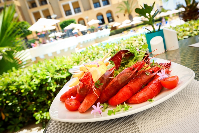 Hotel MARINA AT THE CORINTHIA BEACH RESORT