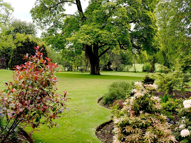 Hotel Macdonald Houstoun House