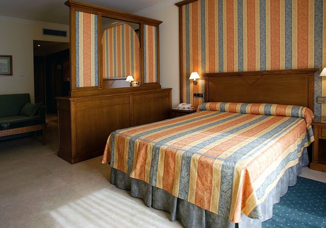 Hotel Mainake