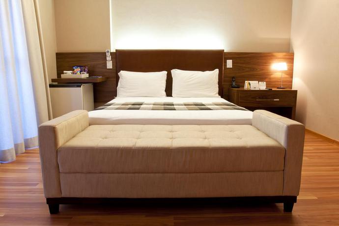 Hotel Manhattan Plaza