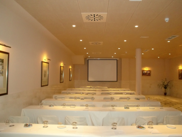 Hotel Maria Elena Palace