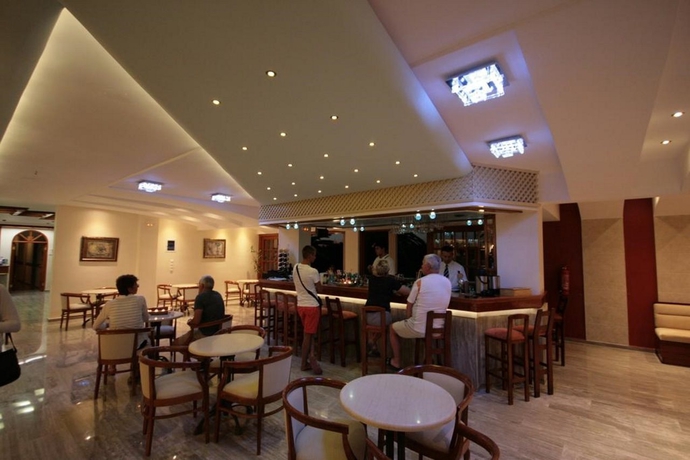 Hotel May