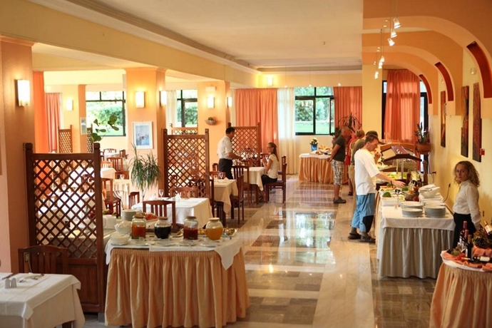 Hotel May