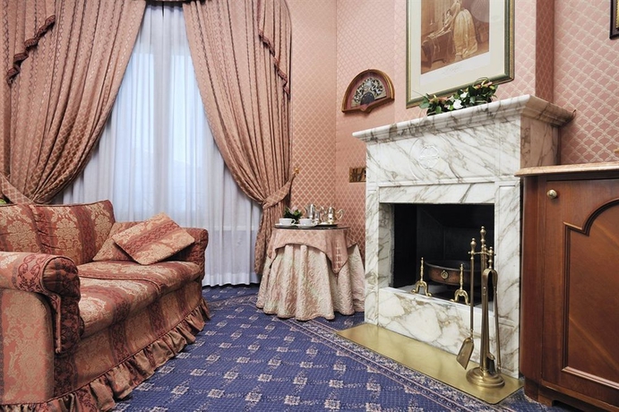 Hotel Mecenate Palace