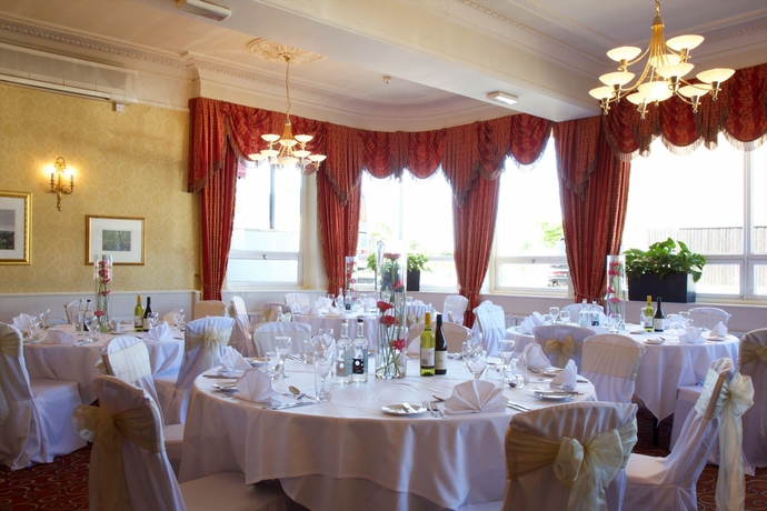 Hotel Menzies East Cliff Court