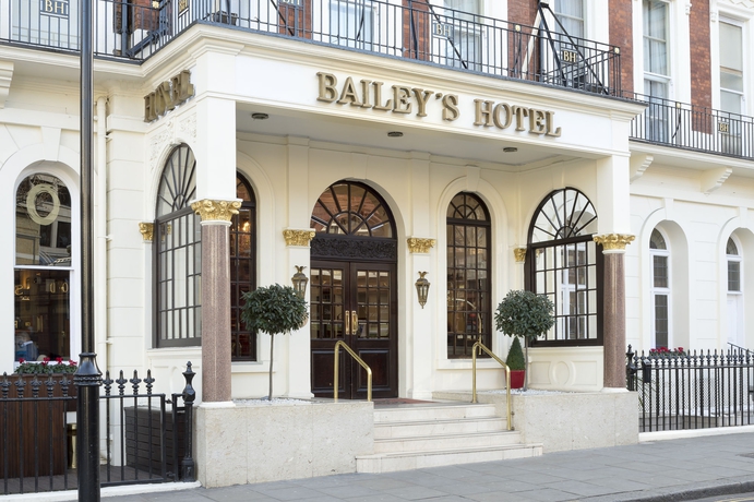 Hotel Millennium Bailey's