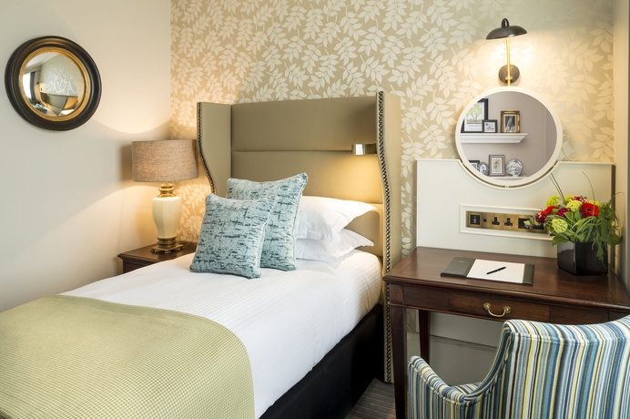 Hotel Millennium Bailey's