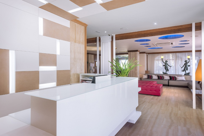 Hotel Monica