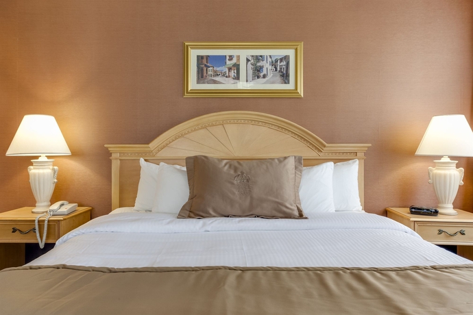 Hotel Monte Carlo Inn Brampton Suites