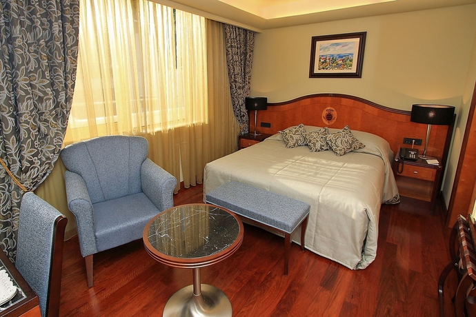 Hotel More