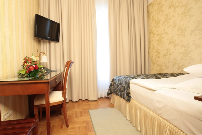 Hotel Moskva Hotel