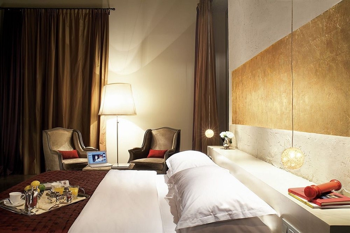 Hotel NERI H and R