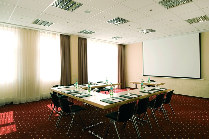 Hotel NH Berlin Treptow
