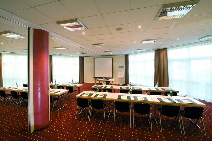Hotel NH Berlin Treptow