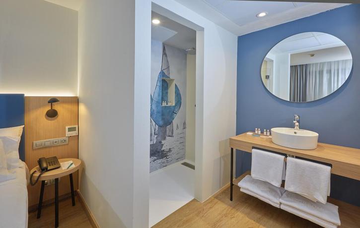 Hotel NH Cristal