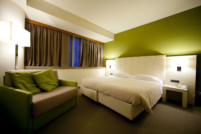 Hotel NH Crystal