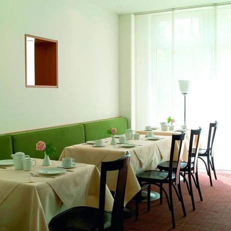 Hotel NH Hamburg City