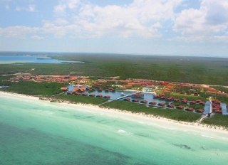 Hotel NH Krystal Laguna Villas & Resort