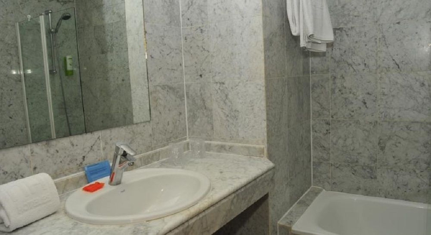 Hotel NH Practico
