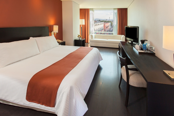 Hotel NH Puebla
