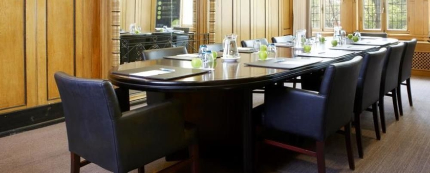 Hotel NH Schiller