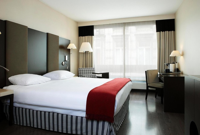 Hotel NH Stephanie