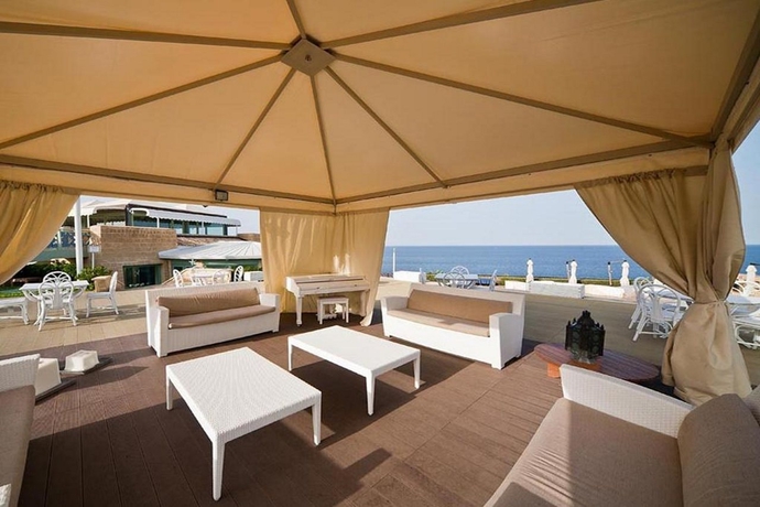 Hotel NH VENUS SEA GARDEN